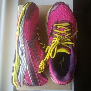 NEW Mizuno Wave Paradox 2 Womens Running Shoes